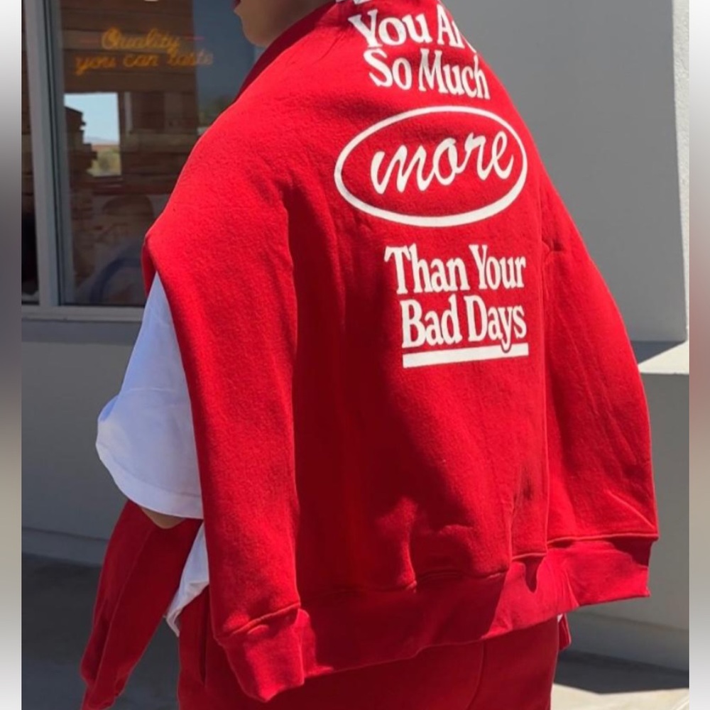 Red Graphic Sweatshirt and Shorts Set - Picture 2 of 7